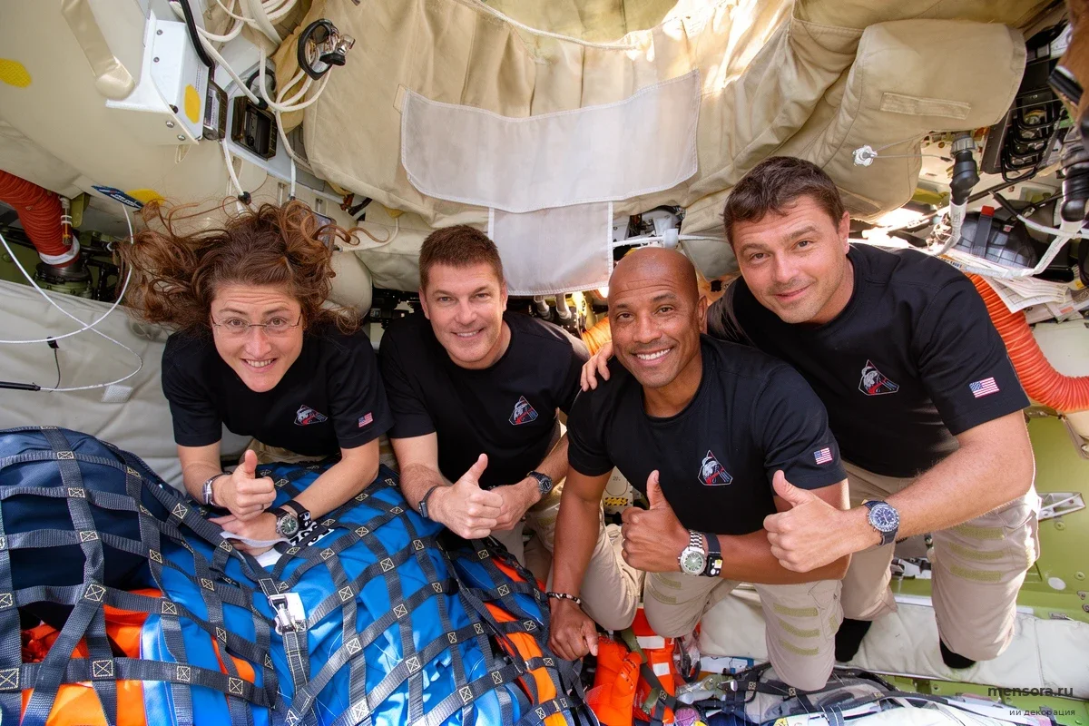 Теснота и личная драма: как семейная тайна астронавта изменила подготовку миссии Artemis II